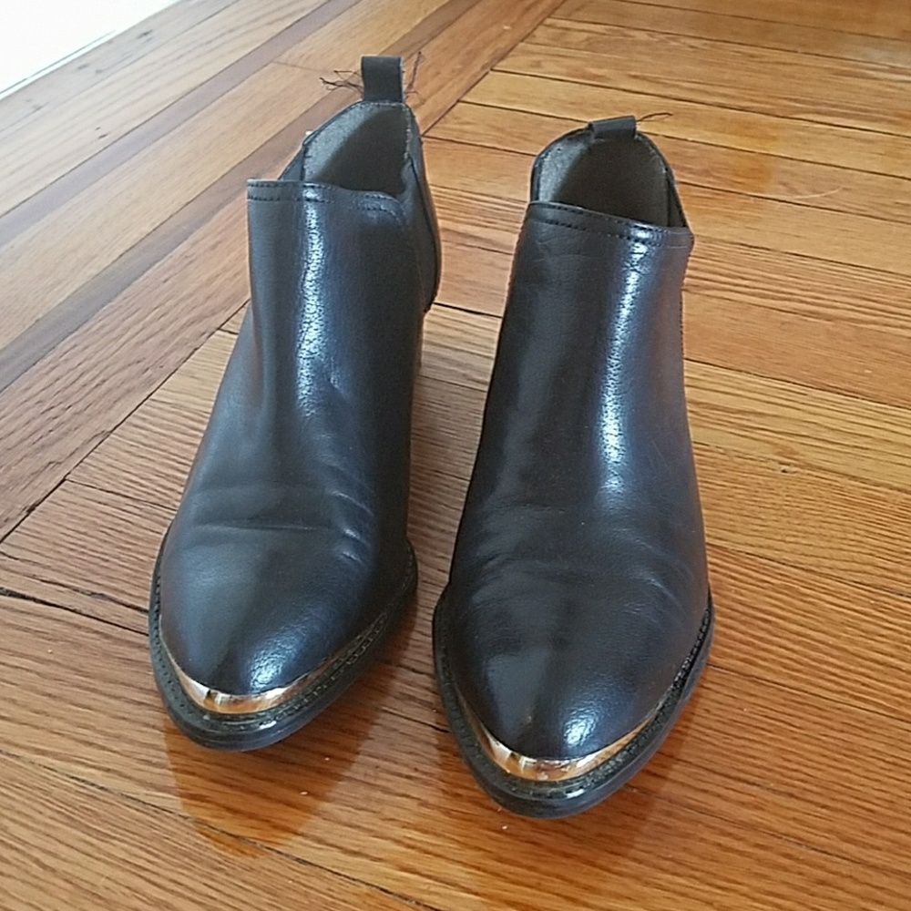 Enzo Angiolini booties
